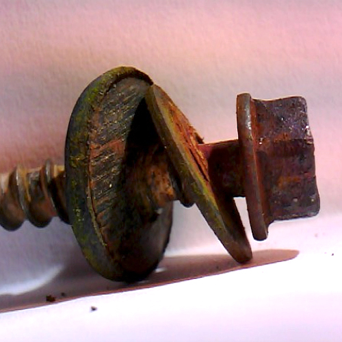 Varo kehnoja kiinnikkeitä