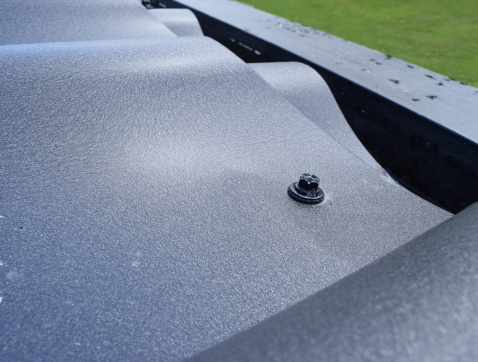 Insinöörien kateruuvivalinta omalle katolle: “Ainoa mikä toimii”